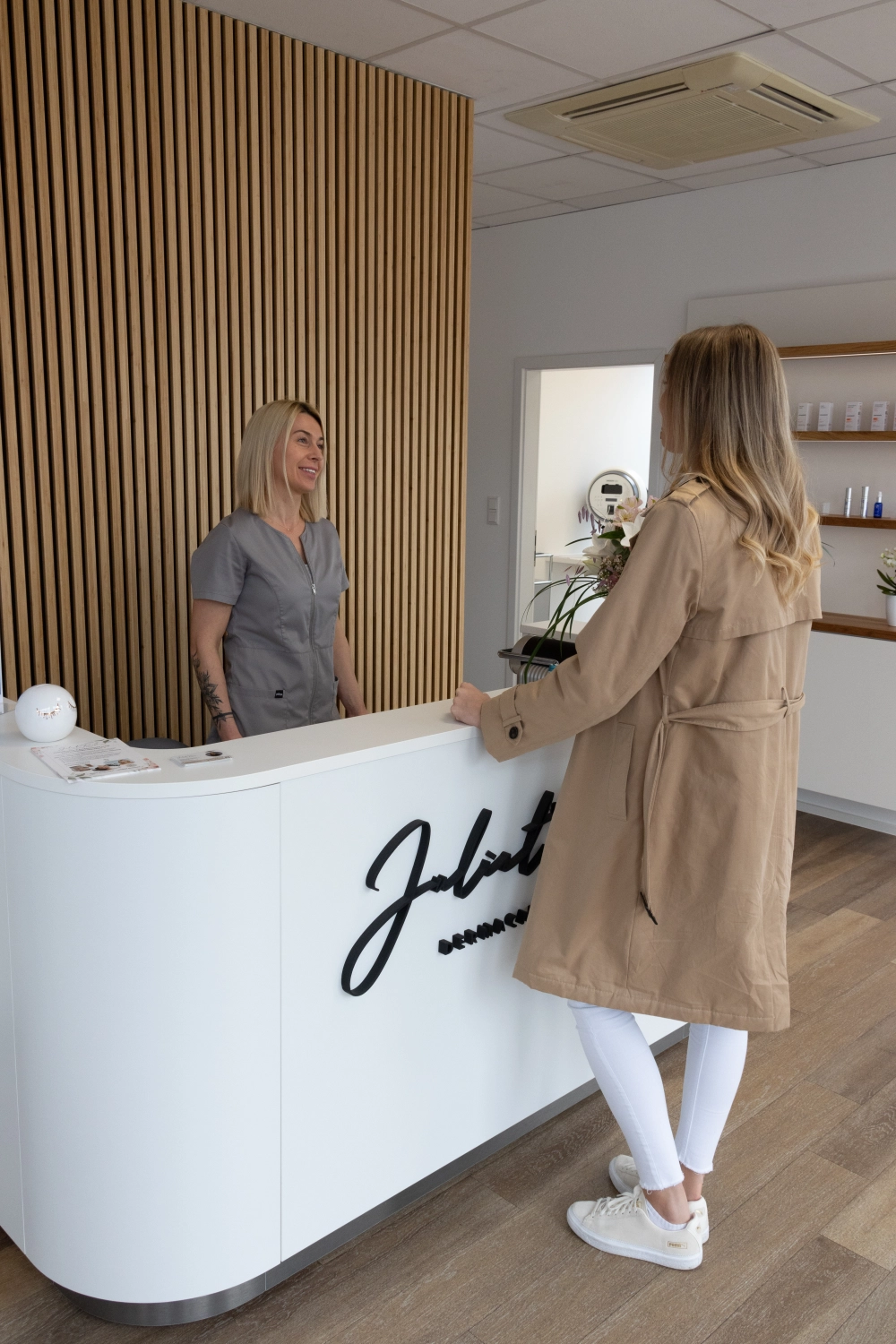 Frauengesicht von Juliet Rose - Dermacare by Maria 